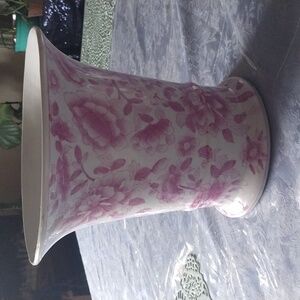 Chinoiserie Porcelain Pot